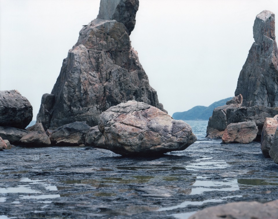 激安の 鈴木理策「海と山のあいだ」（サイン入） アート・デザイン 